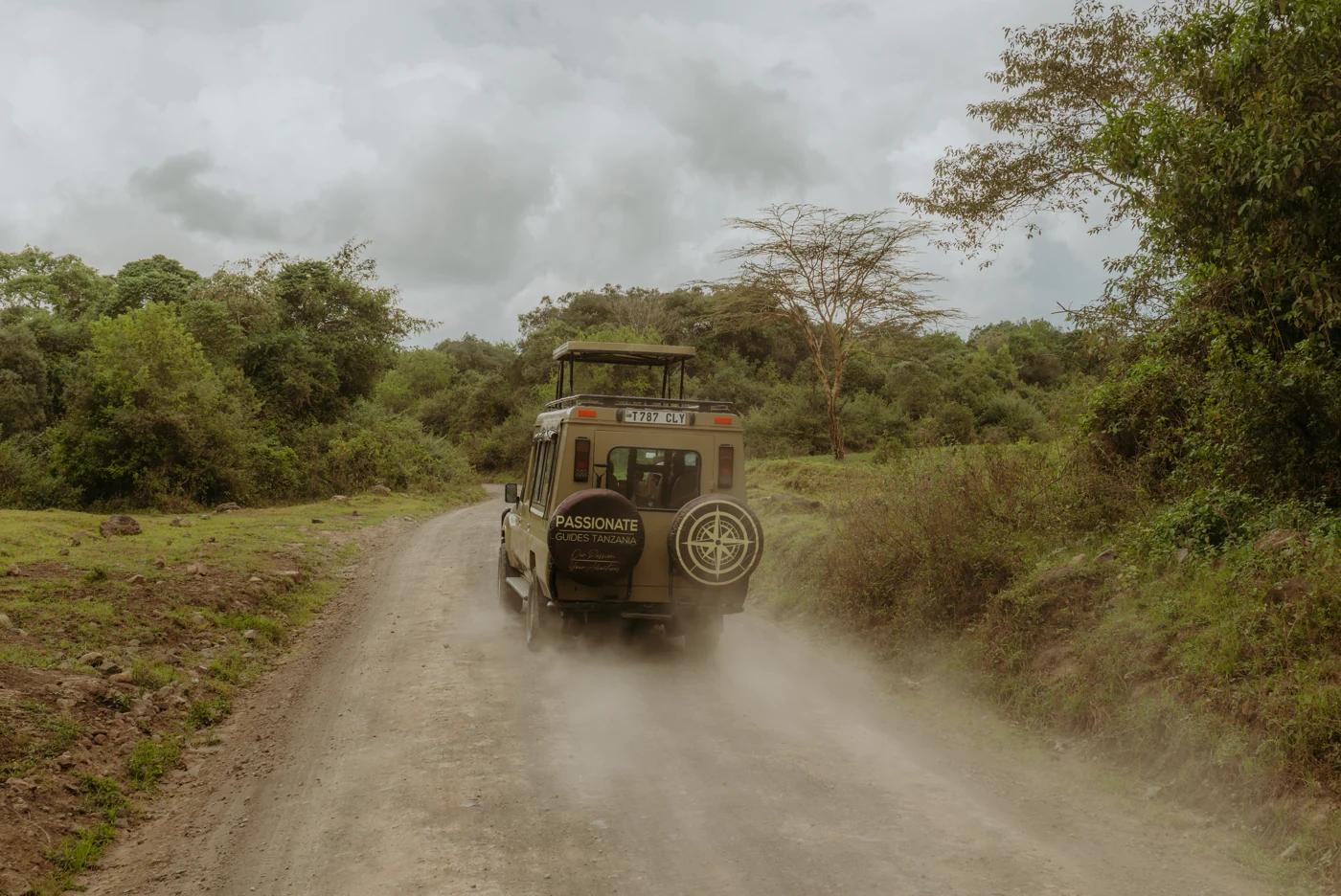 Passionate Guides safari vehicle